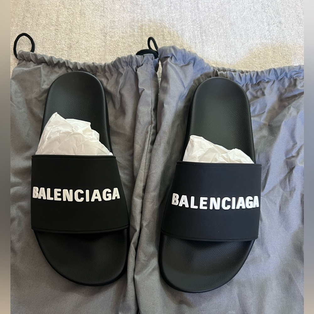 NBW, Men’s Balenciaga Pool Slides Size 10